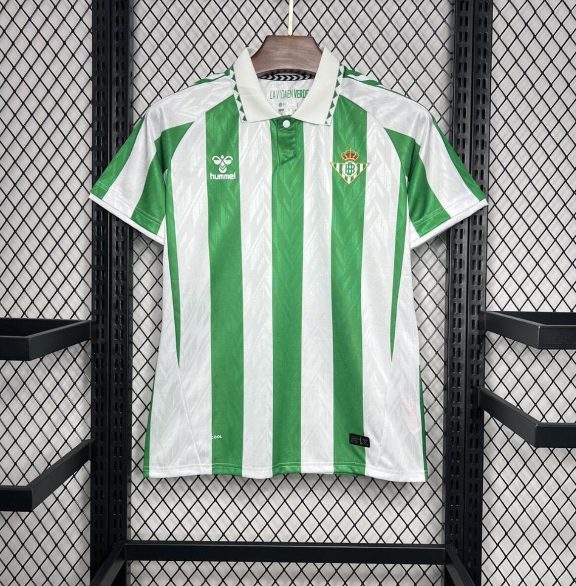 Real Betis Balompié | Betis, Camisetas de equipo, Balompie